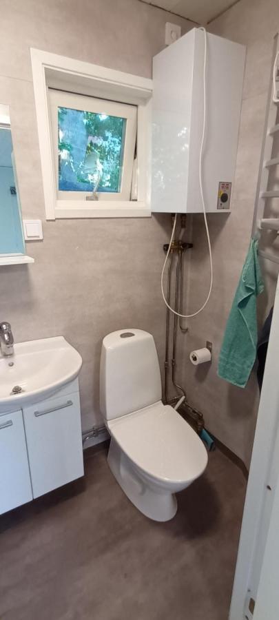 Saxemara Med Minikoek Och Badrum Ronneby Esterno foto